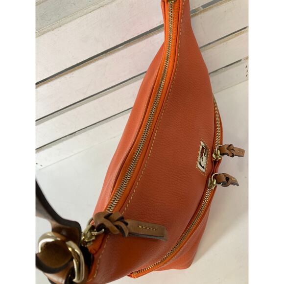 DOONEY & BOURKE MEDIUM ORNAGE PEBBLLED LEATHER SHOULDER BAG - Picture 8 of 16